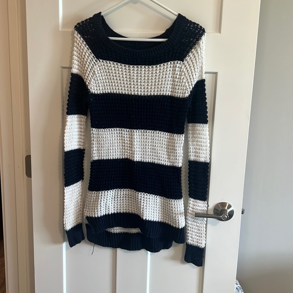 XS American Eagle super stretchy navy blue & white striped sweater